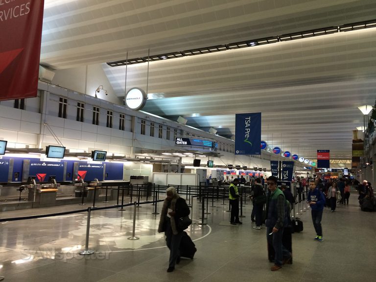 Minneapolis / St Paul airport ticketing hall