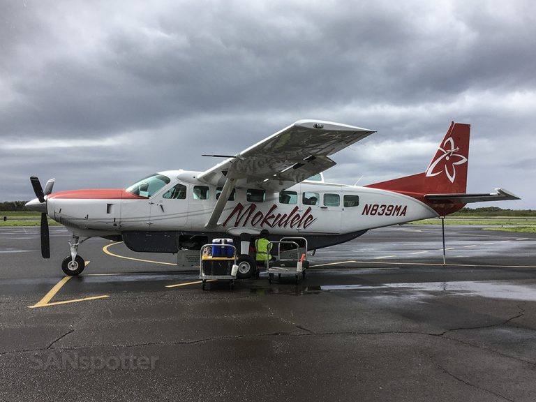 mokulele cessna 208 grand caravan MKK