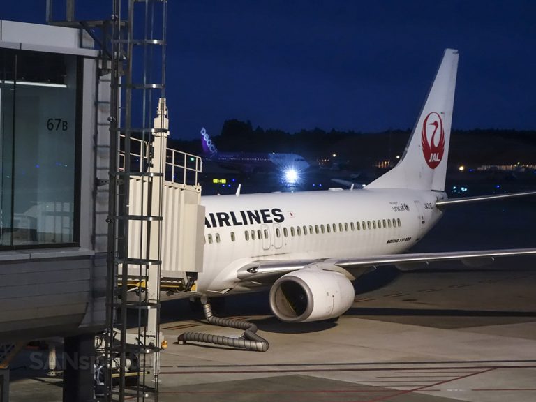 JAL 737-800 NRT