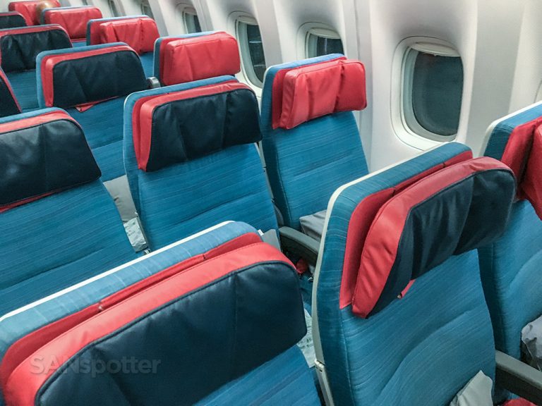 Turkish Airlines 777–300 economy class seats