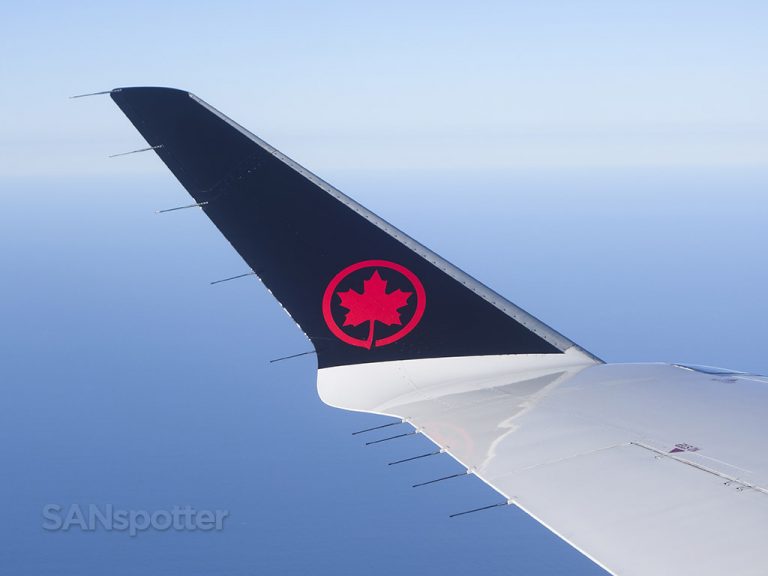 Air Canada express CRJ-900 winglet