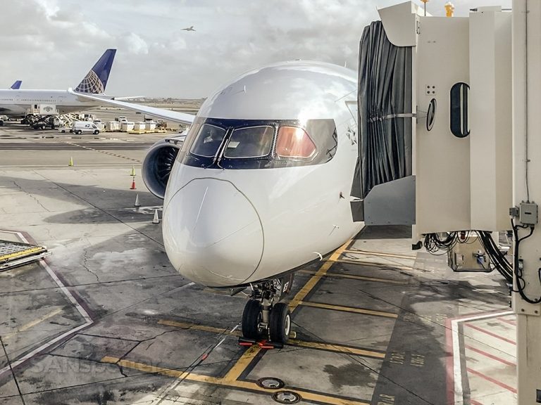 Air Canada 787-9 nose LAX