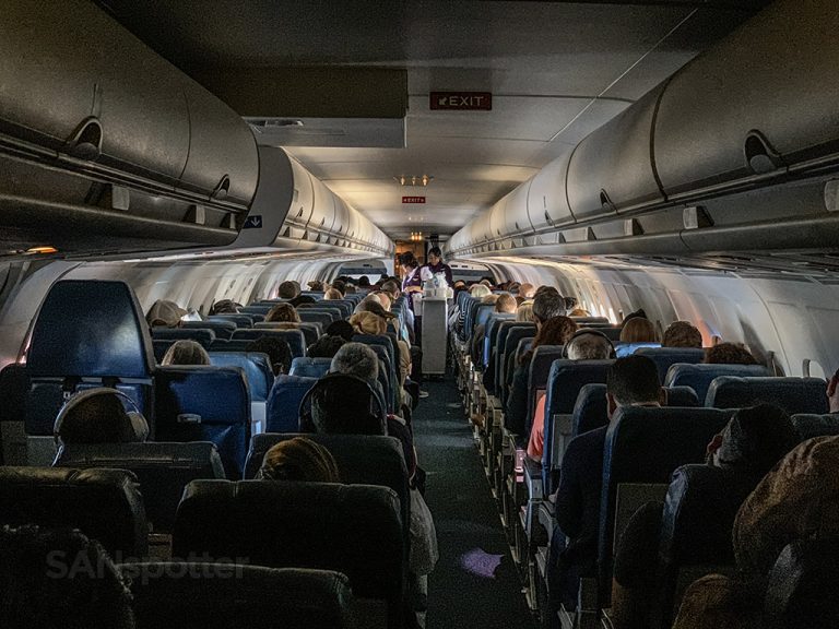 Delta MD-88 cabin pic