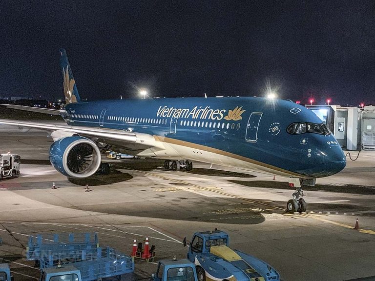 Vietnam Airlines A350-900