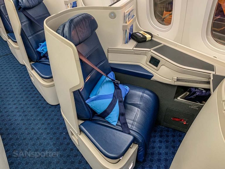 Xiamen Airlines business class seat