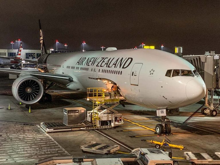 Air New Zealand 777-300ER ZK-OKN