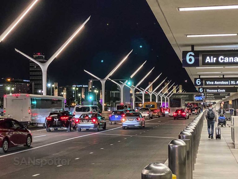 How long does it take to get through customs at LAX