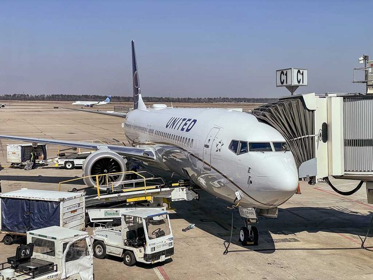 United Airlines 737-9 MAX