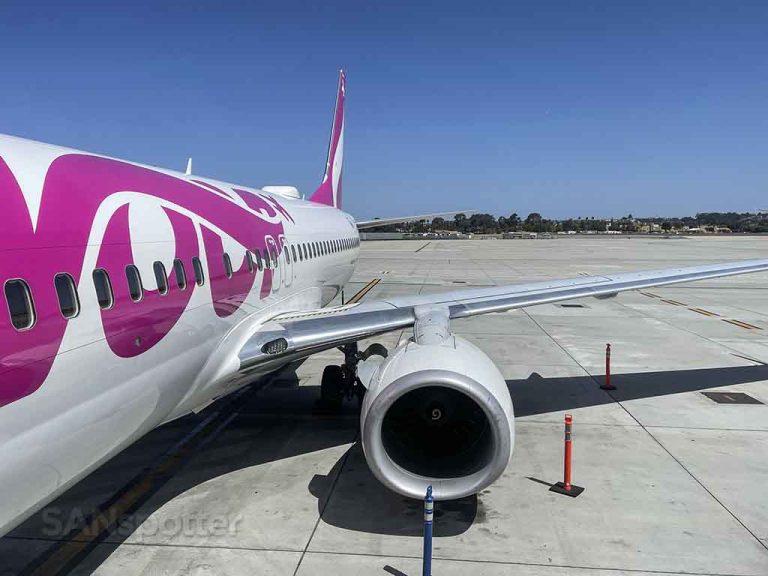 Swoop 737-800 up close