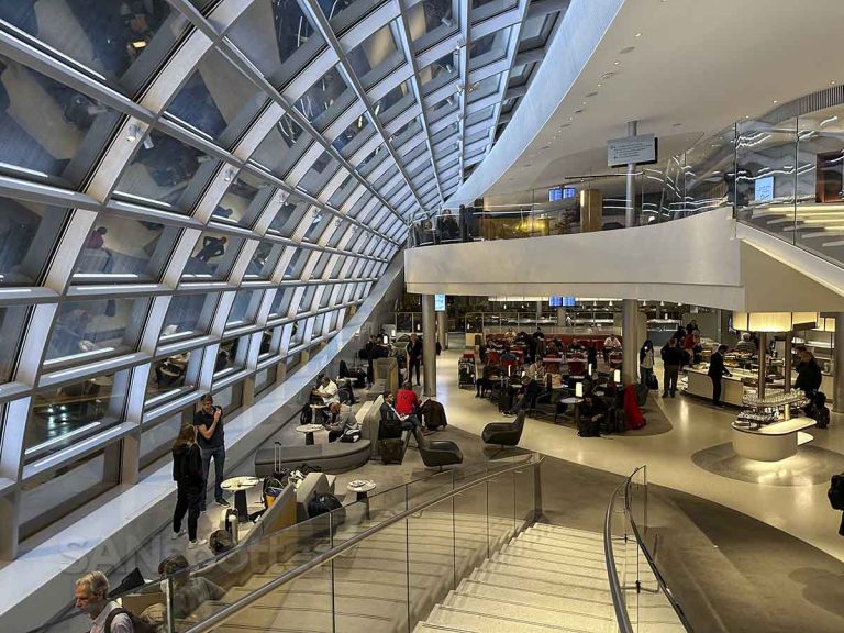 Air France lounge CDG terminal 2F design