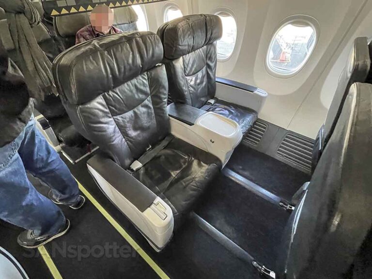 Alaska Airlines 737-900ER first class seats