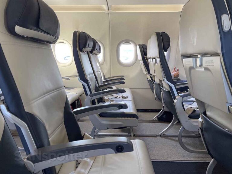 ITA Airways A320neo business class seat width