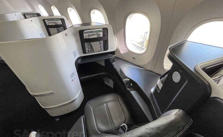 Zipair 787-8 Full Flat review: affordable business class for the masses!