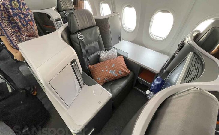 Singapore Airlines 737 MAX 8 business class: the best kept secret in Asia?